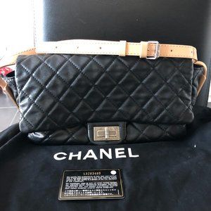 CHANEL Large Reissue Calfskin Handbag - Black